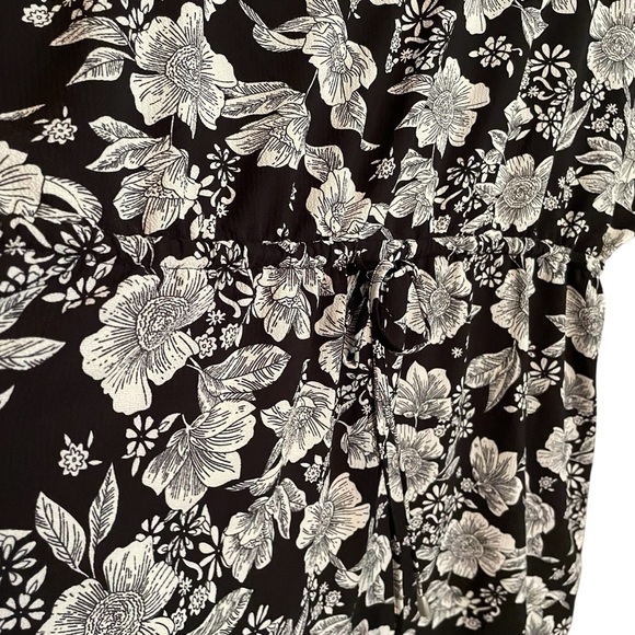 Mario Serrani Italy Black White Floral Swim Cover/Top/Kimono- Size XXL V-Neck - Picture 2 of 8